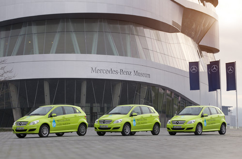 Drei Mercedes-Benz B-Klasse F-Cell mit Brennstoffzellenantrieb fahren ab 30. Januar 2011 von Stuttgart aus emissionsfrei einmal um den Globus