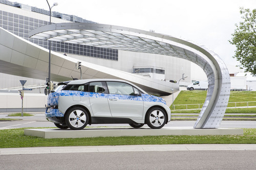 Eight-Solarladestation vor der BMW Welt.
