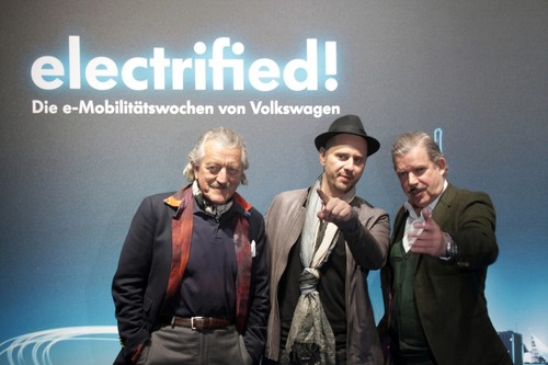 Eröffneten musikmalisch die Elektromobilitätswochen von Volkswagen in Berlin (von links): Dieter Meier, DJ Booka Shade und Boris Blank.