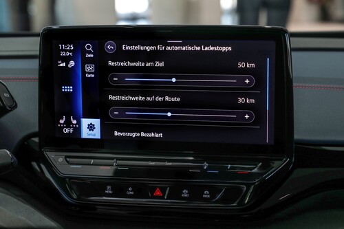 ID-Software 3.0 von Volkswagen: Individuelle Vorgaben für die Planung der Ladestopps entlang der Route.
