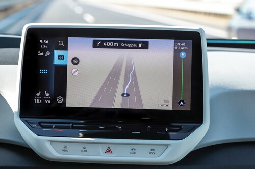 ID-Software 3.0 von Volkswagen: Spurgenaue Navigation.