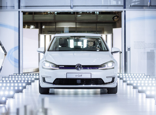 Kommt ab April 2017 aus der Gläsernen Manufaktur in Dresden: Volkswagen E-Golf.