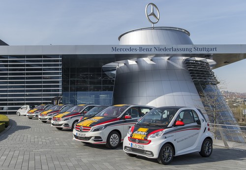 Mercedes-Benz führt in Fahrschulen Elektroautos vor.