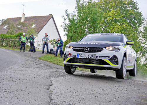 Opel Corsa-e Rally bei der Rallye du Touquet in Frankreich. 