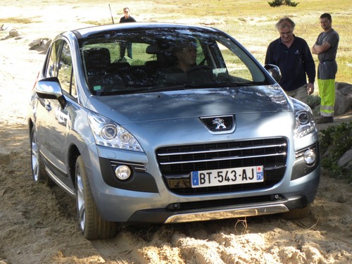 Peugeot 3008 Hybrid4: Mitt Allradantrieb zum Strand.