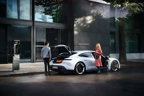 „Porsche Destination Charging“ umfasst ein Netz von Ladepunkten in rund 20 Ländern der Erde.