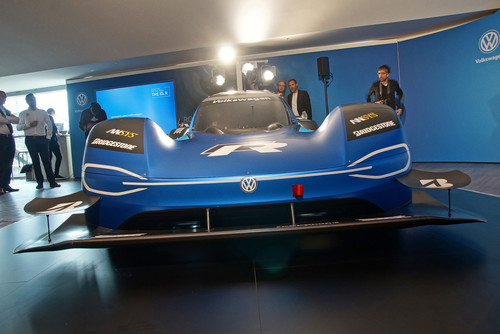 Präsentation des weiterentwickelten Volkswagen ID R am Nürburgring.