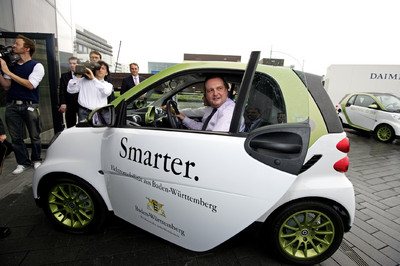 Stefan Mappus im Smart Electric Drive.