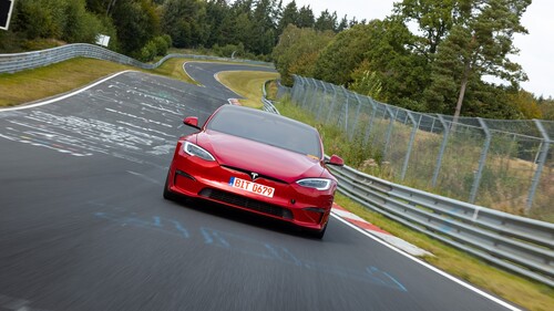 Tesla Model S Plaid bei der Rekordrunde auf dem Nürburgring.