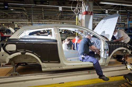 Volvo hat mit der Produktion des C30 Electric begonnen, von dem zunächst 250 Stück gebaut werden sollen.